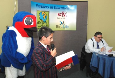 School children air environmental concerns to Minister Pullicino during Dinja Wahda activity