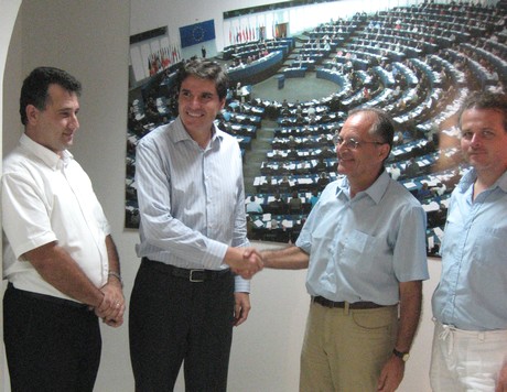 AD officials meet EU Parliament Office Director on discrimination