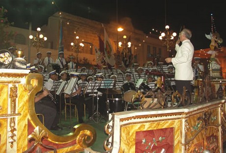 Commemorative ceremony for Xaghra Band
