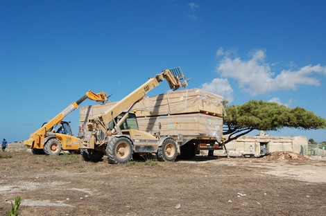 Protective canopies arrive at Hagar Qim & Mnajdra