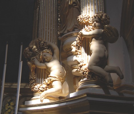Crowds throng museums during Notte Bianca