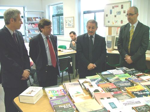 HSBC supports MCAST students with art and design books