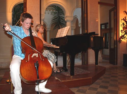 Norwegian cellist performs at Victoria Arts Festival
