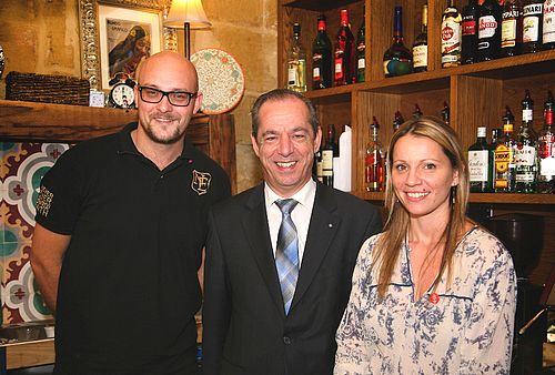Prime Minister Lawrence Gonzi stops for a coffee in Victoria