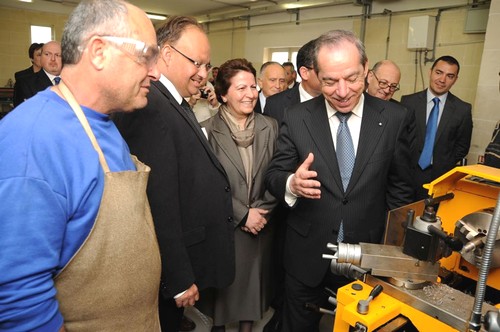 The Prime Minister pays a visit to the Gozo School of Art