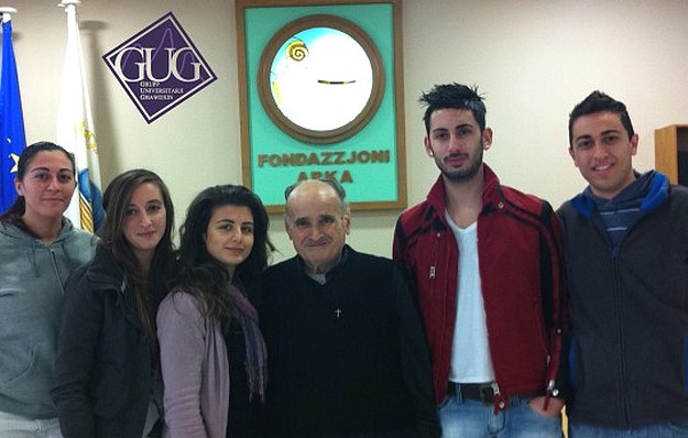 GUG gives a helping hand for a day at the Arka Foundation