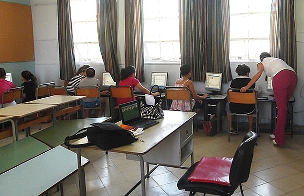Kercem children participate in course on using computers