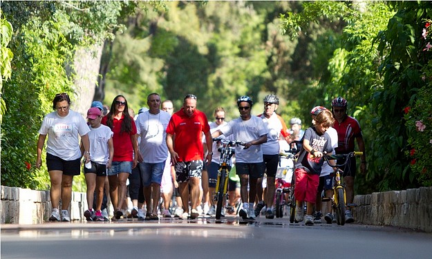 HSBC employees complete triathlon in aid of the MCCF