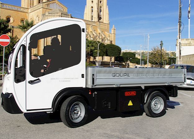 New eco-truck presented to the Ghajnsielem Local Council