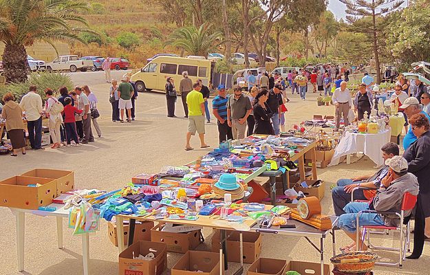 Charity sale in aid of the Arka Foundation at the Marsalforn car park