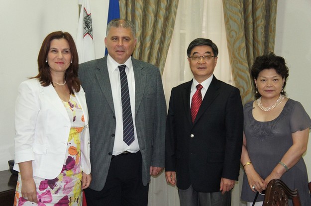 Chinese Ambassador pays courtesy visit to Gozo Minister