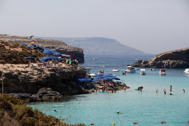 3 people suffer spinal injuries after rock jumping at Comino