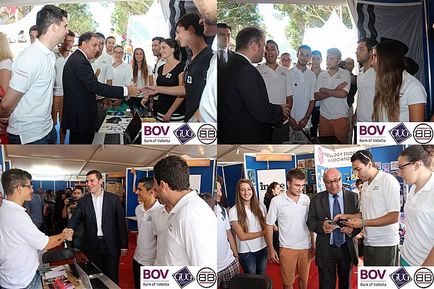 Distinguished guests visit the GUG stand today at Fresher's Week