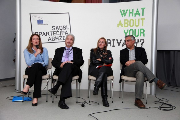 Debate highlights need for more awareness on online privacy