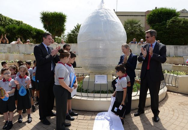 HSBC ‘Catch the Drop’ monument unveiled in the Paul Boffa public gardens