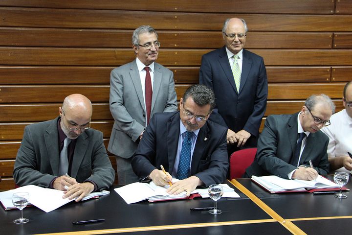 Collective Agreement signed for UoM & Junior College Academic Staff
