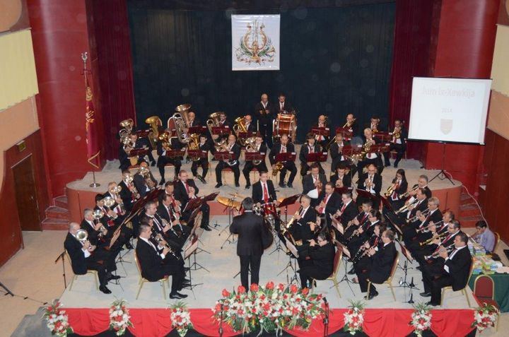 Mikelangelo Camilleri presented with the Gieh ix-Xewkija Award
