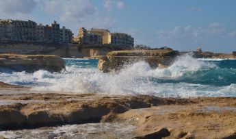 November was warmer, drier but swept by strongest wind since 1947