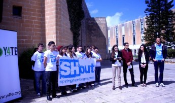 Students join the No-campaign, stating “we are all ambassadors”
