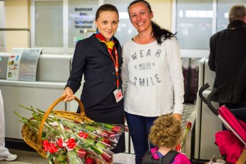 Air Malta Celebrates Mother’s Day by giving out red roses