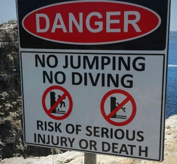 TM refreshes warning signs against jumping off Comino’s cliffs TM refreshes warning signs against jumping off Comino’s cliffs