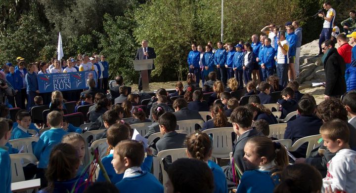 Gozo Minister meets Sri Chinmoy Oneness-Home Peace Run as it visits Gozo