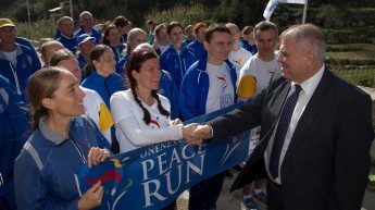 Gozo Minister meets Sri Chinmoy Oneness-Home Peace Run in Gozo Gozo Minister meets Sri Chinmoy Oneness-Home Peace Run in Gozo