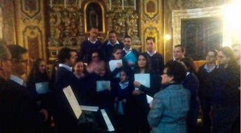 Schola Cantorum Jubilate present proceeds from Carols by Candlelight Schola Cantorum Jubilate present proceeds from Carols by Candlelight