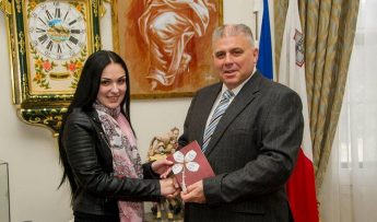 Annabelle Portelli presents her new book of poetry to the Gozo Minister