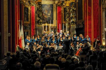 Chorus Urbanus in a Christmas Carols Bonanza at St George’s Basilica