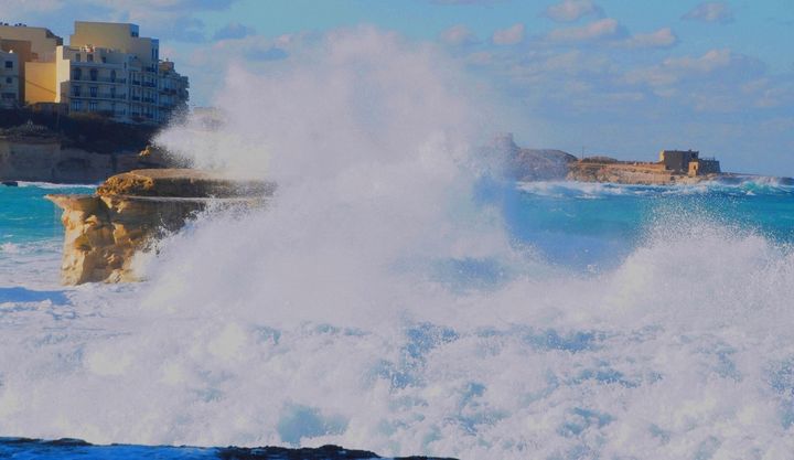 Easter weekend weather forecast - windy, cloudy and with isolated showers
