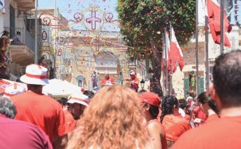 Popular band march around Victoria for the Feast of St George