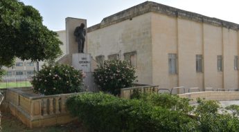 Ninu Cremona monument’s temporary move because of work on museum