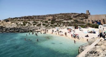 Temperatures soar in July reaching 39.6°C, with sea temperature 26.4°C