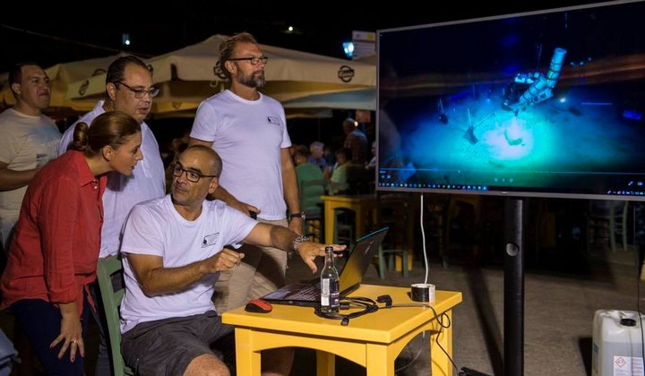 Underwater 3D Virtual Reality Display experience of Phoenician shipwreck