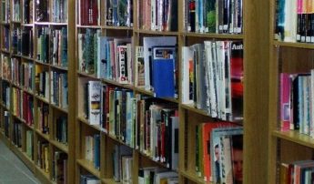 120 books worth € 3,200 presented to the Central Library in Victoria