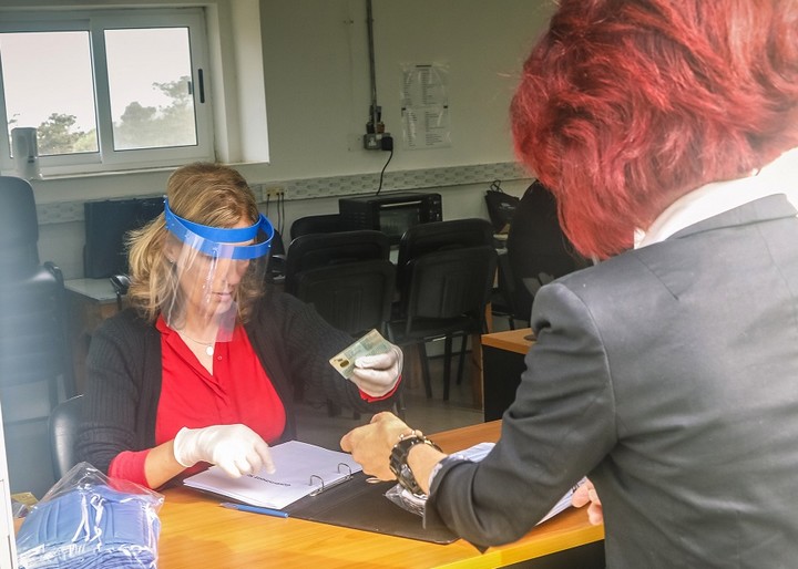 3,000 free masks for Gozitans working in Malta, first 1,000 now available