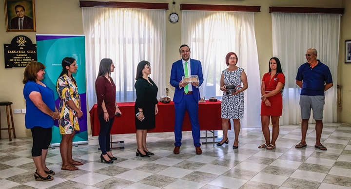 Gozo Minister presents Father's Day gifts to those in hospital and care homes