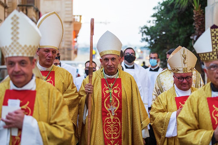 Mgr Anton Teuma in installed as the ninth Bishop of Gozo