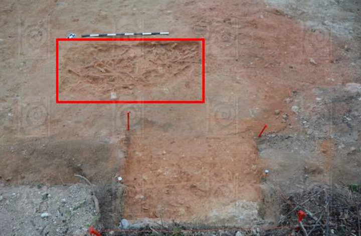 Two prehistoric recently discovered burial cavities scheduled as Class A