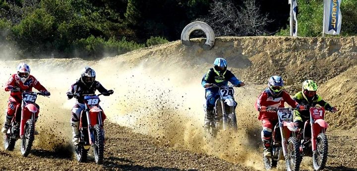 Riders in the GMA semi-finals battle intense heat and plenty of dust