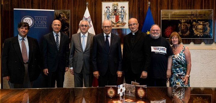 CBM presents La Vallette bronze medal sets to Dar tal-Providenza