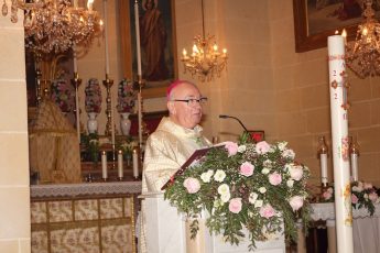 Archbishop Emeritus Mgr George Frendo celebrates Mass in Santa Lucija