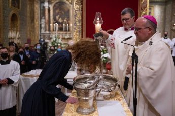 Archbishop to baptise 12 adults hailing from eight different countries