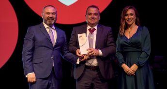 Gharb Mayor receives award for his long service in the office of Mayor