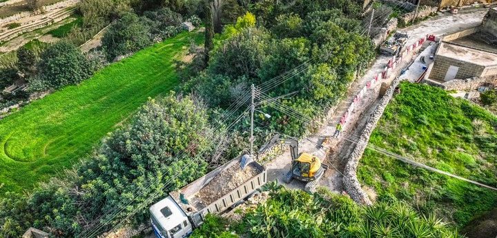 Works now underway on Triq Ghajn Tuta, Kercem