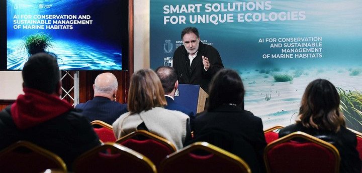Conservation and management of marine habitats through AI