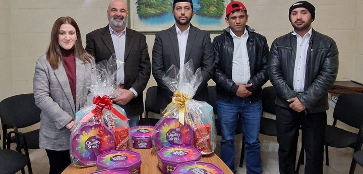 Ahmadiyya Community visit the OASI Foundation for Christmas season