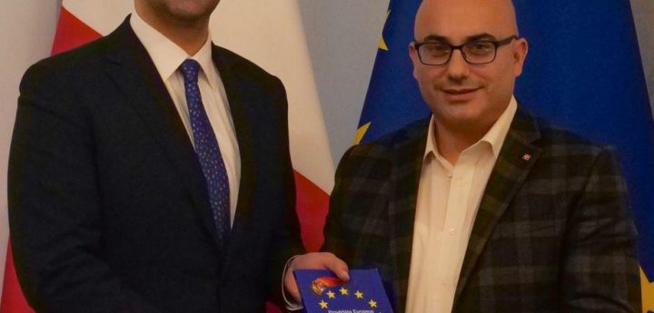 Gozitan author meets with Deputy Prime Minister, Dr Ian Borg