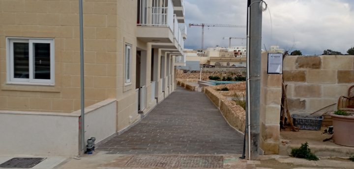 Moviment Graffiti visits Sannat to highlight “Portelli’s ploy to eliminate footpath”